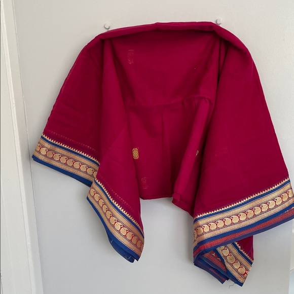 Vibrant Red and Gold Nine yards nauwari Saree - Picture 6 of 6